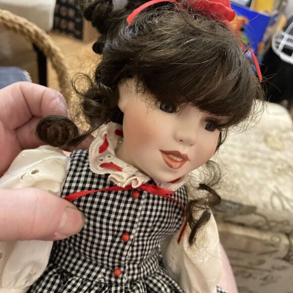 Paradise Galleries Annie Musical Porcelain Doll Collectible 14" by Cindy Shafer - Picture 14 of 16